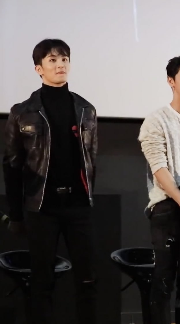 충무로 무대인사하는 신인배우 느낌난다는 마크 | 인스티즈