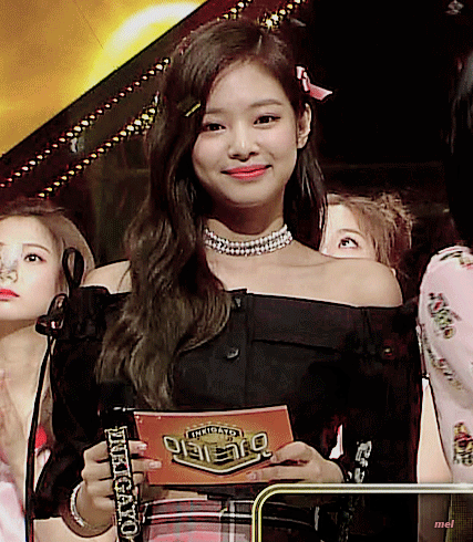 아까 잘못눌려서 제니 안본사람들은 다봐야하는 짤 다시대방출🖤💖 | 인스티즈