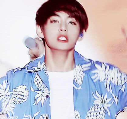 방탄 뷔는 무슨 한평생 끼 못부리게 막았던 사람처럼 | 인스티즈