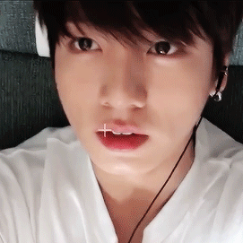 방탄 정국 띵띵 부은 날 (리얼 부었음) | 인스티즈