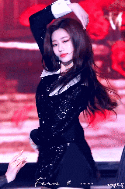 김민주 헤메코 + 비주얼 + 피지컬 삼박자 레전드 날 - 인스티즈(instiz) 연예 카테고리