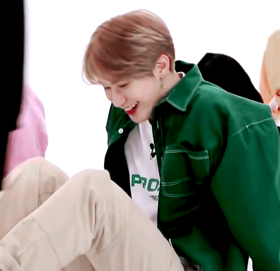 웃는 거 너무 이쁘다 진짜 환장하겠네 | 인스티즈