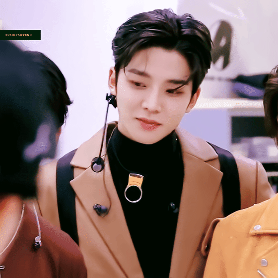 새벽이니까 내가 좋아하는 섹시한 로운이 봐야지 | 인스티즈