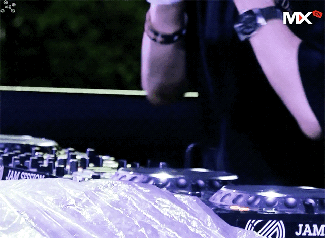 나 죽기전에 얘 디제잉하는거 실물로 보고 죽을거야 | 인스티즈