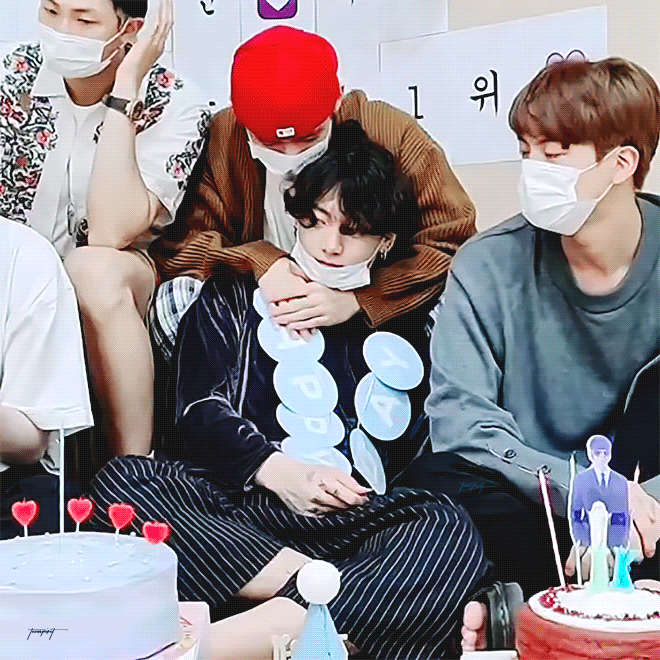 애들아 방탄 정국 파마했거든 | 인스티즈