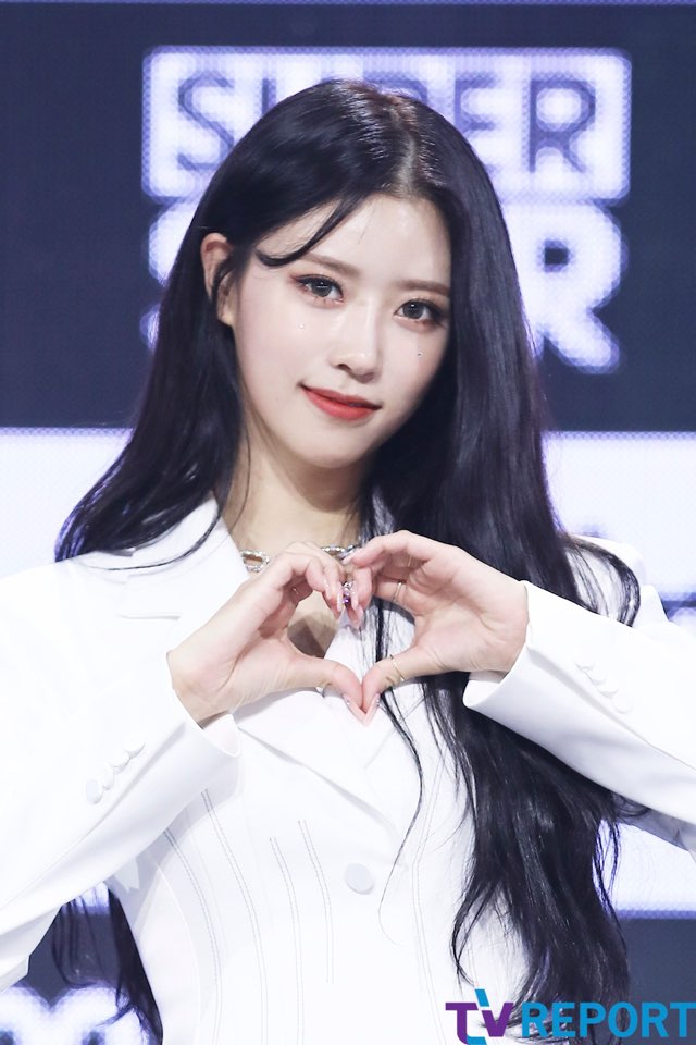 지금 쇼케 중인 러블리즈 미주 | 인스티즈