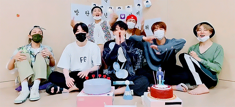 빌보드 핫백 1위한 날 브이앱 짤 보고가쇼 | 인스티즈