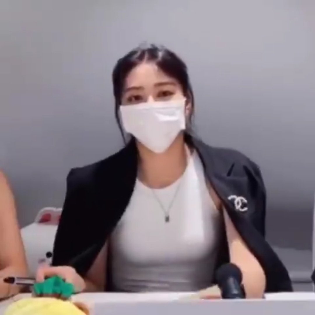 유나 오늘 너무 예뻐 깐유나.... | 인스티즈