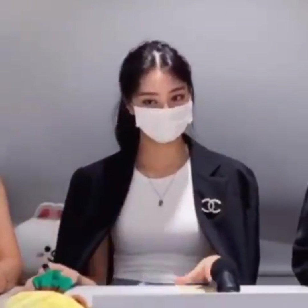 유나 오늘 너무 예뻐 깐유나.... | 인스티즈