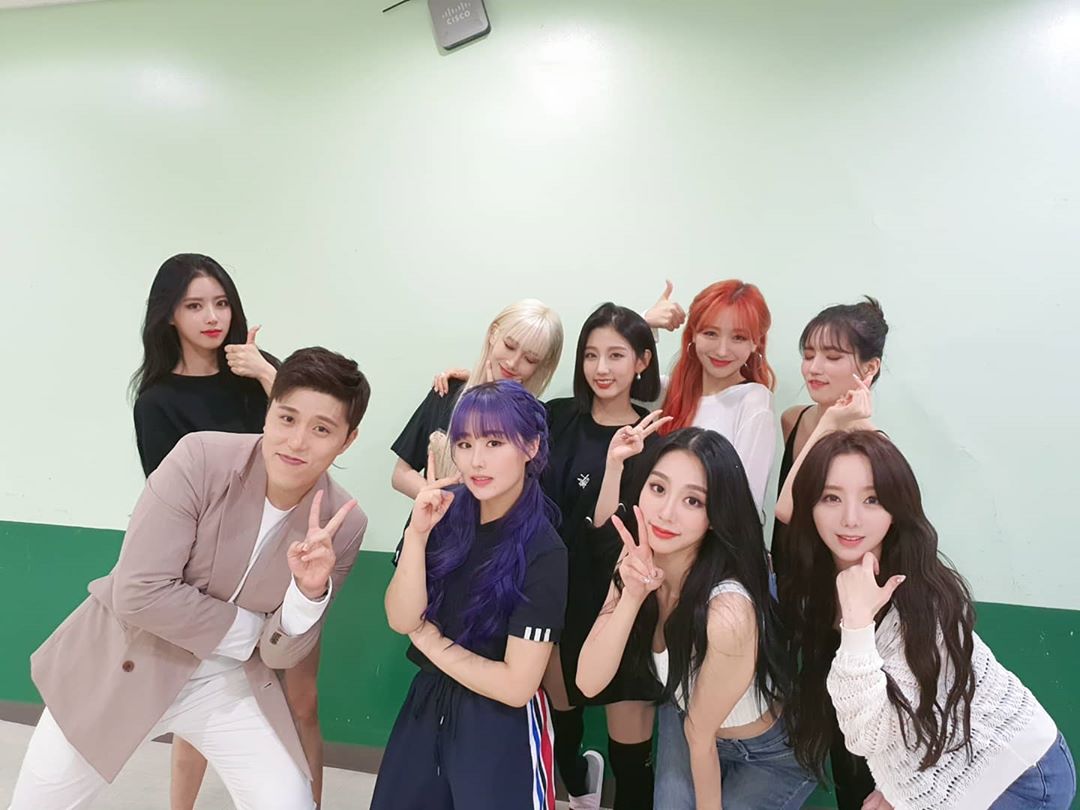 러블리즈 쇼케 끝나고 완전체 사진 올라왔어🍬💗 | 인스티즈