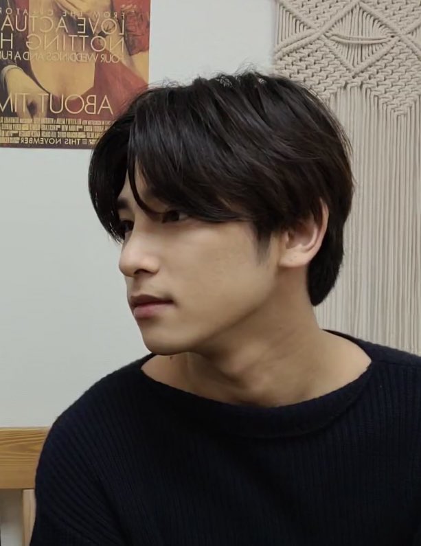 옆태 쩐다...진짜 쩐다...진짜... | 인스티즈