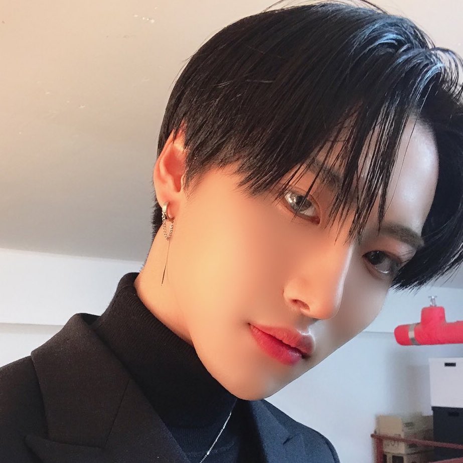 에이티즈 오늘도 사랑해🧡🖤 | 인스티즈