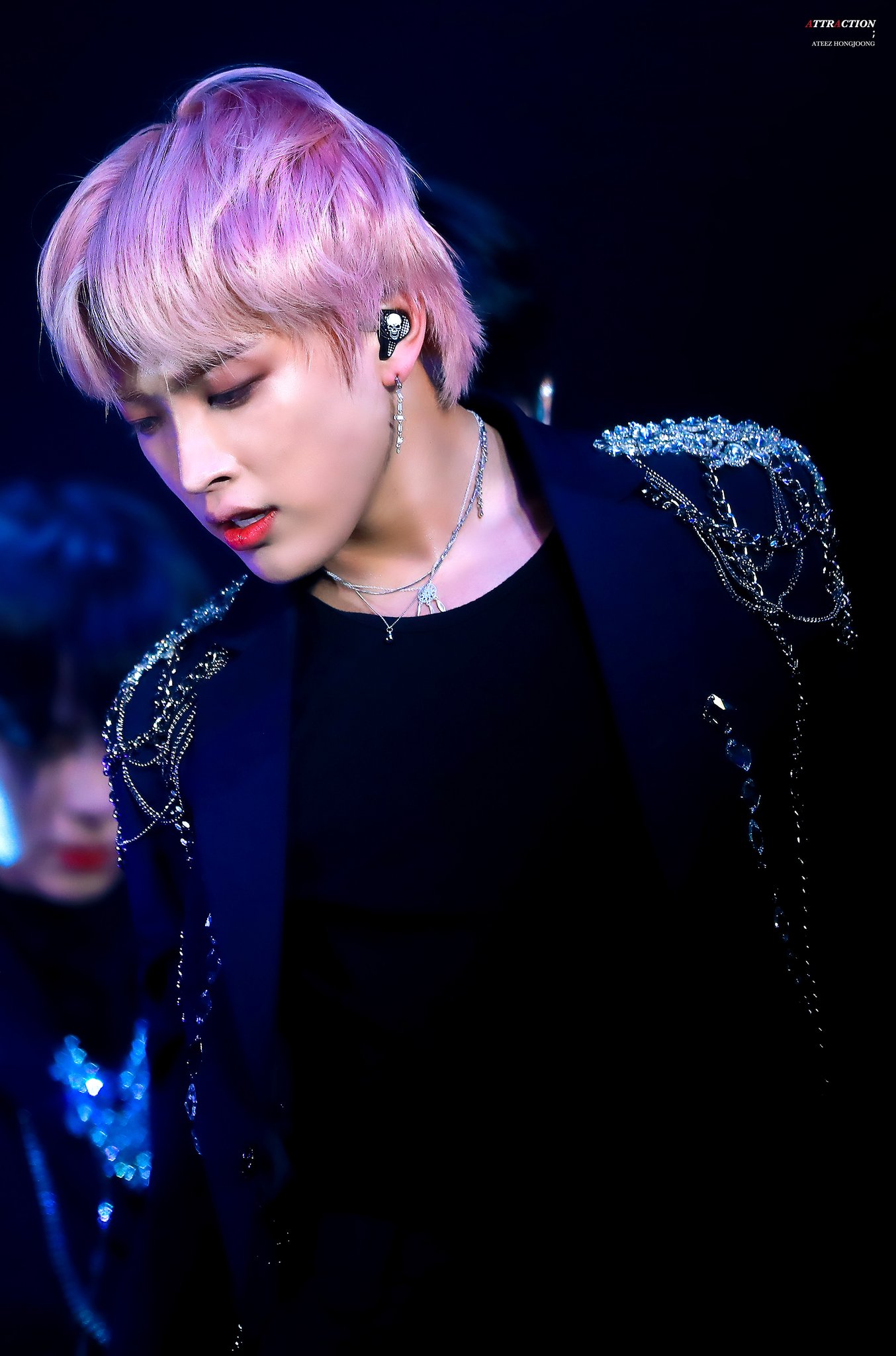 에이티즈들아 너네는 홍중이 머리중에 하나 고르라면 뭐 고를래? | 인스티즈