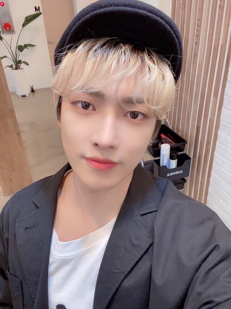 에이티즈들아 너네는 홍중이 머리중에 하나 고르라면 뭐 고를래? | 인스티즈