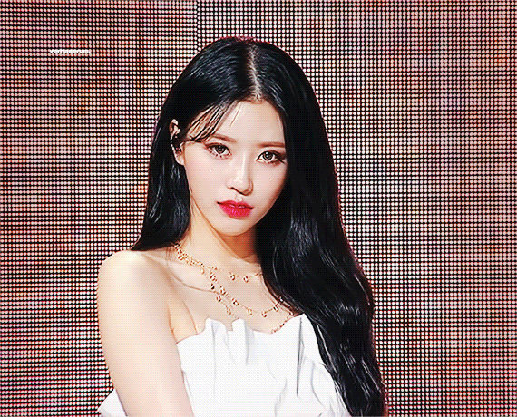 이미주... 개쩌는 얼굴 볼사람... | 인스티즈