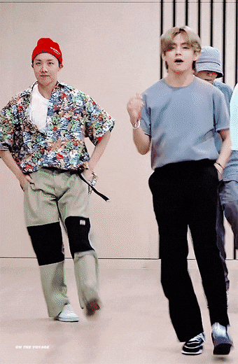 [잡담] 와 방탄 뷔 이 춤 무슨 노래 춤임?? | 인스티즈