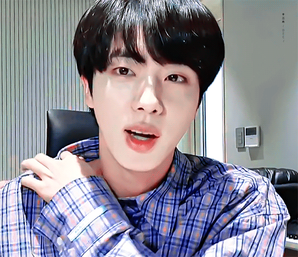 [잡담] 내가 폰에 갖고 있는 남자 연예인 사진 보고 친구들이 소나무래 그 정도야? | 인스티즈