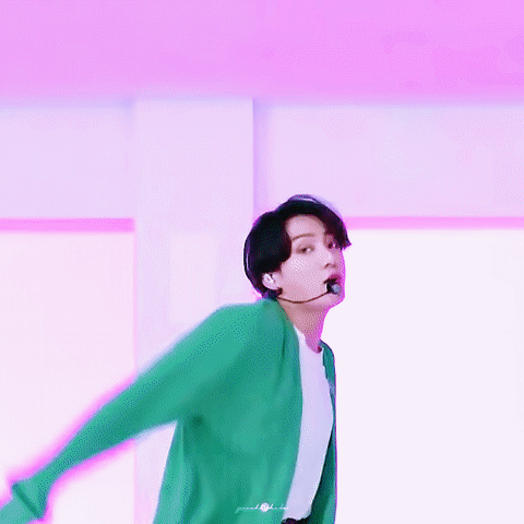 방탄 정국 자기 가디건 안어울려서 잘 안입고 다닌다는거 진짜 웃기다ㅋㅋㅋㅋㅋㅋㅋㅋㅋㅋㅋ | 인스티즈