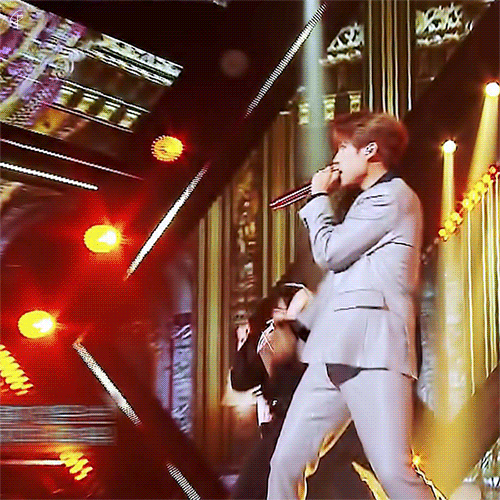 오늘도 우진이 무대 보는 날🐦🥰❤️ | 인스티즈