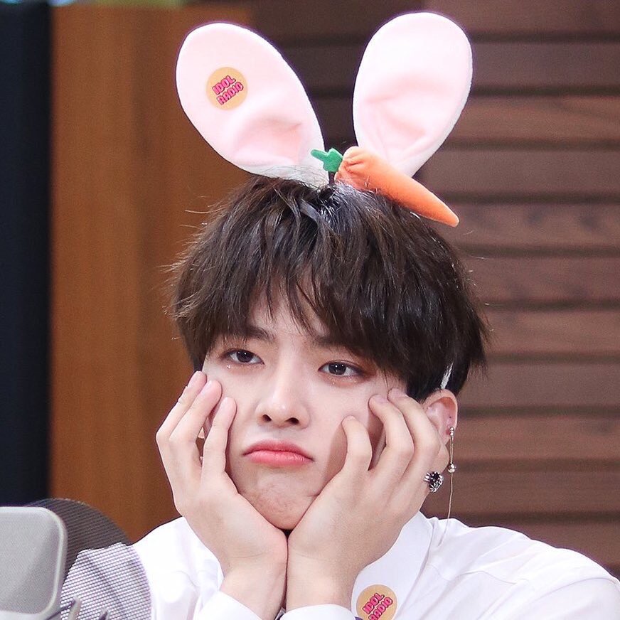 후웅 입 너무 귀엽지.. | 인스티즈