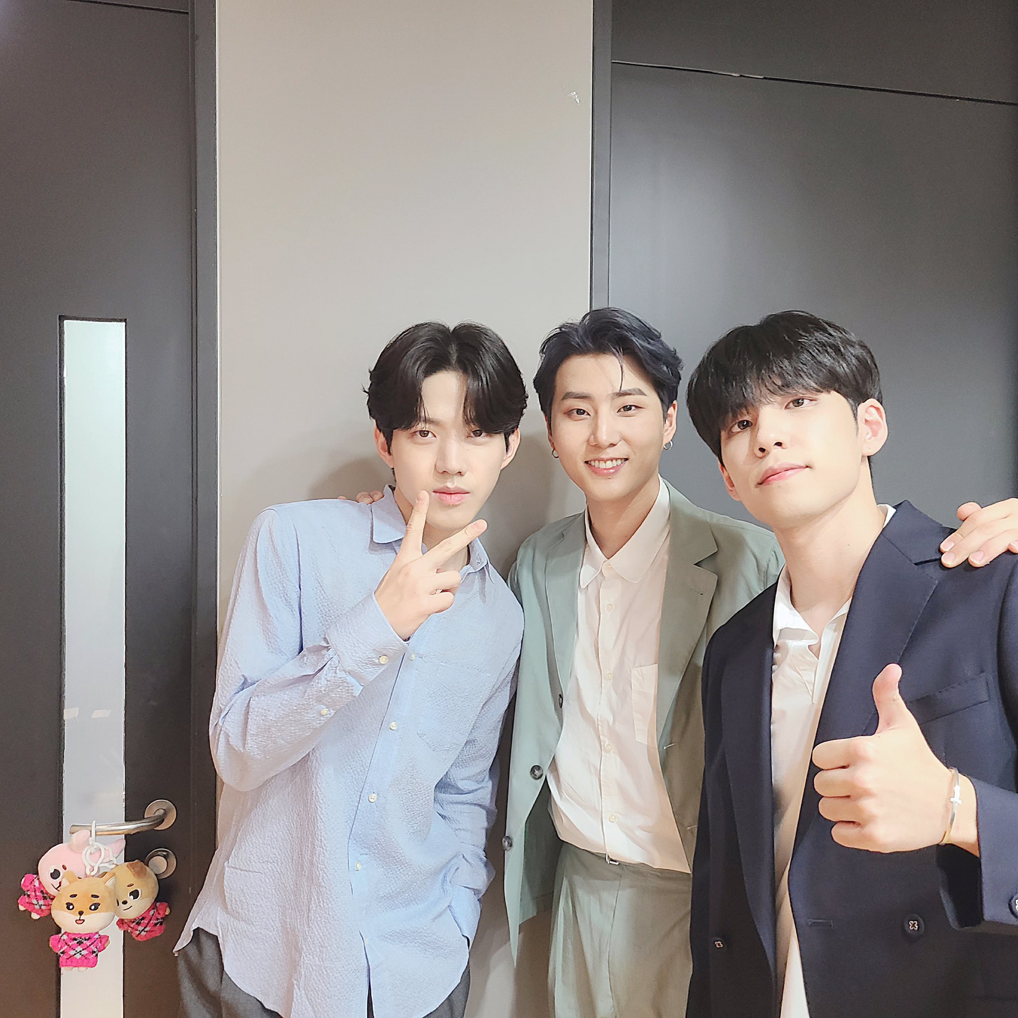 데이식스 대기실에 빽돌있는데 .. | 인스티즈