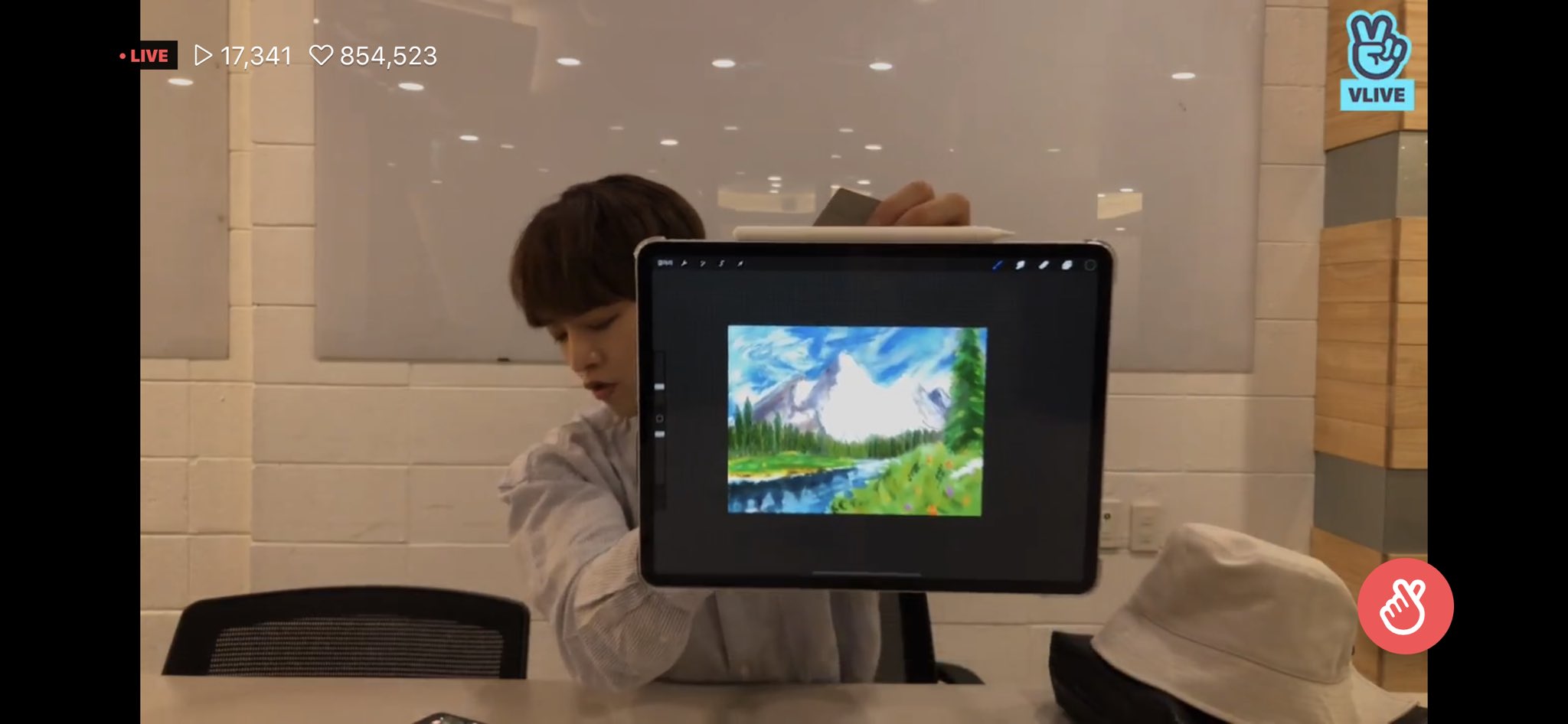 원어스 레이븐 어떻게 그림도 잘그려.... | 인스티즈