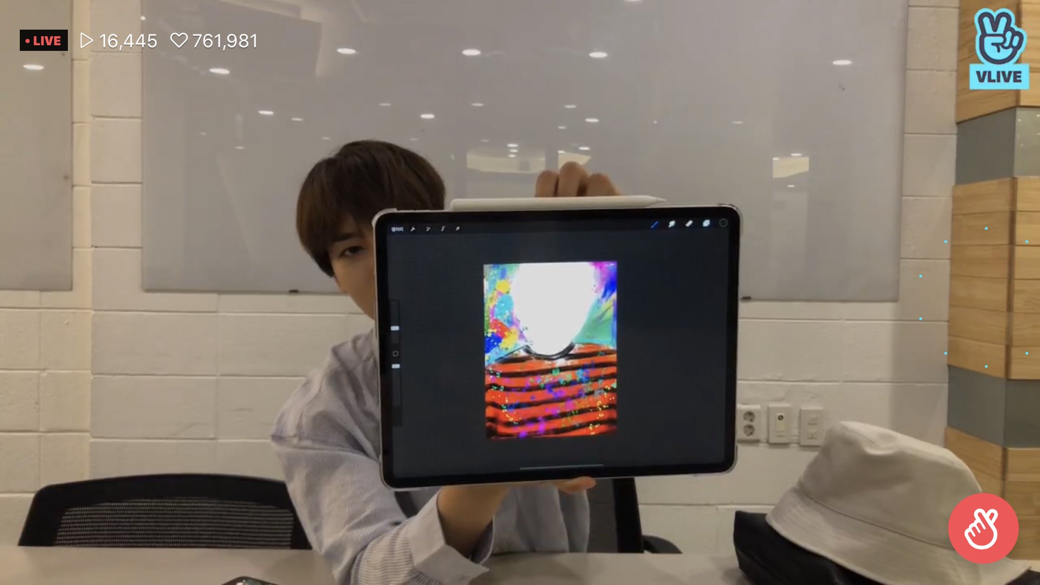 원어스 레이븐 어떻게 그림도 잘그려.... | 인스티즈