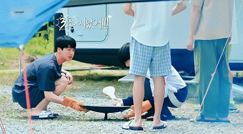 먹는거에 진심인 방탄소년단의 숲속에서 밥차려먹기.jpg | 인스티즈