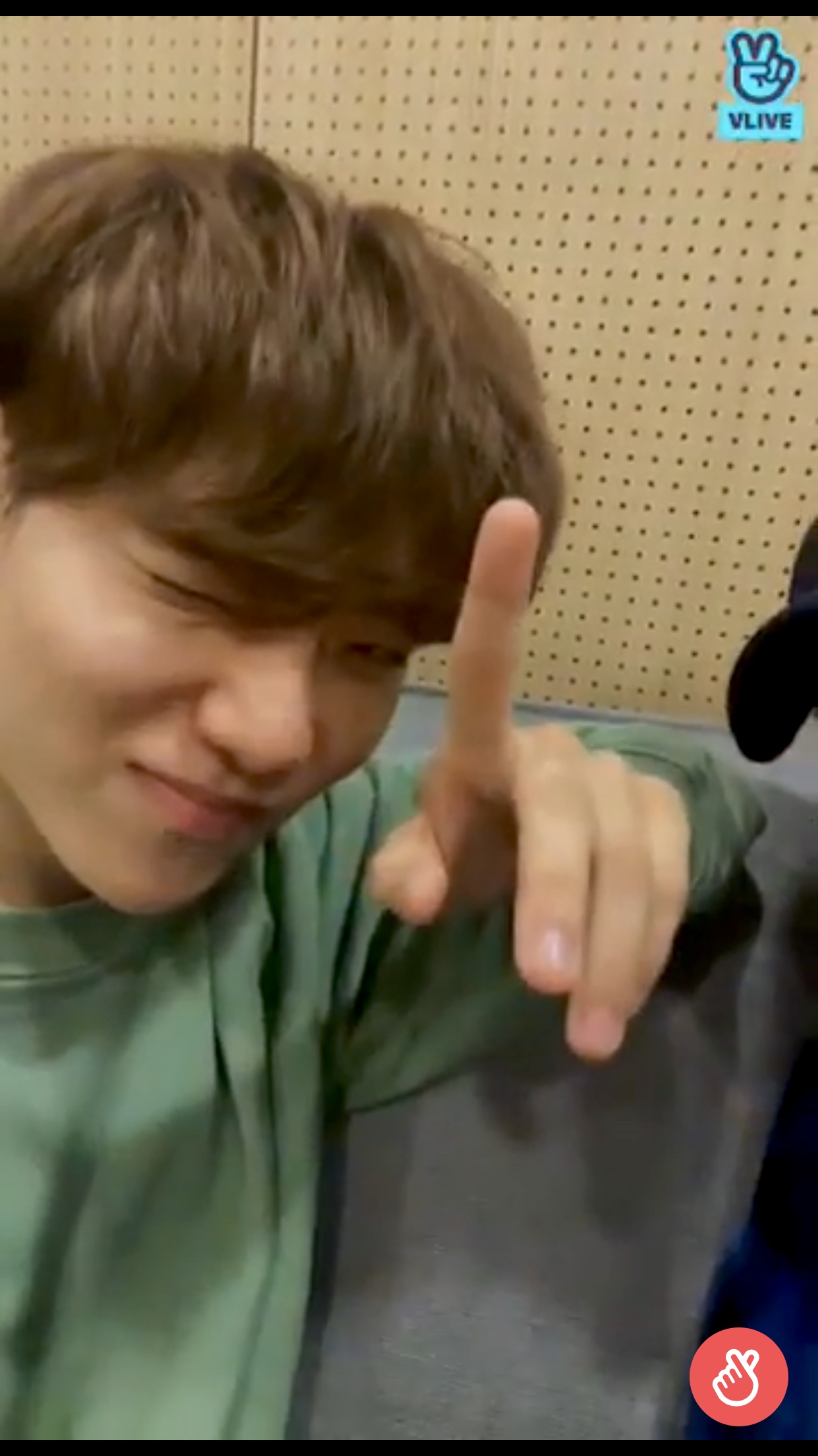 온앤오프 이션이 멤버들 브이앱 스타일 따라는거 겁나웃겨ㅋㅋ | 인스티즈