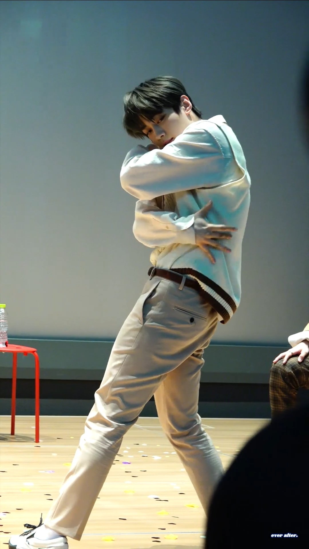 얘 애기때사진 고화질로 너무 자주봐서 내가 키운거같음; | 인스티즈