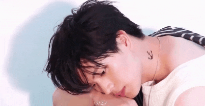 연차있는 팬들아 너네 어린 나이에 군대간 남돌 최대 몇살이니.. | 인스티즈