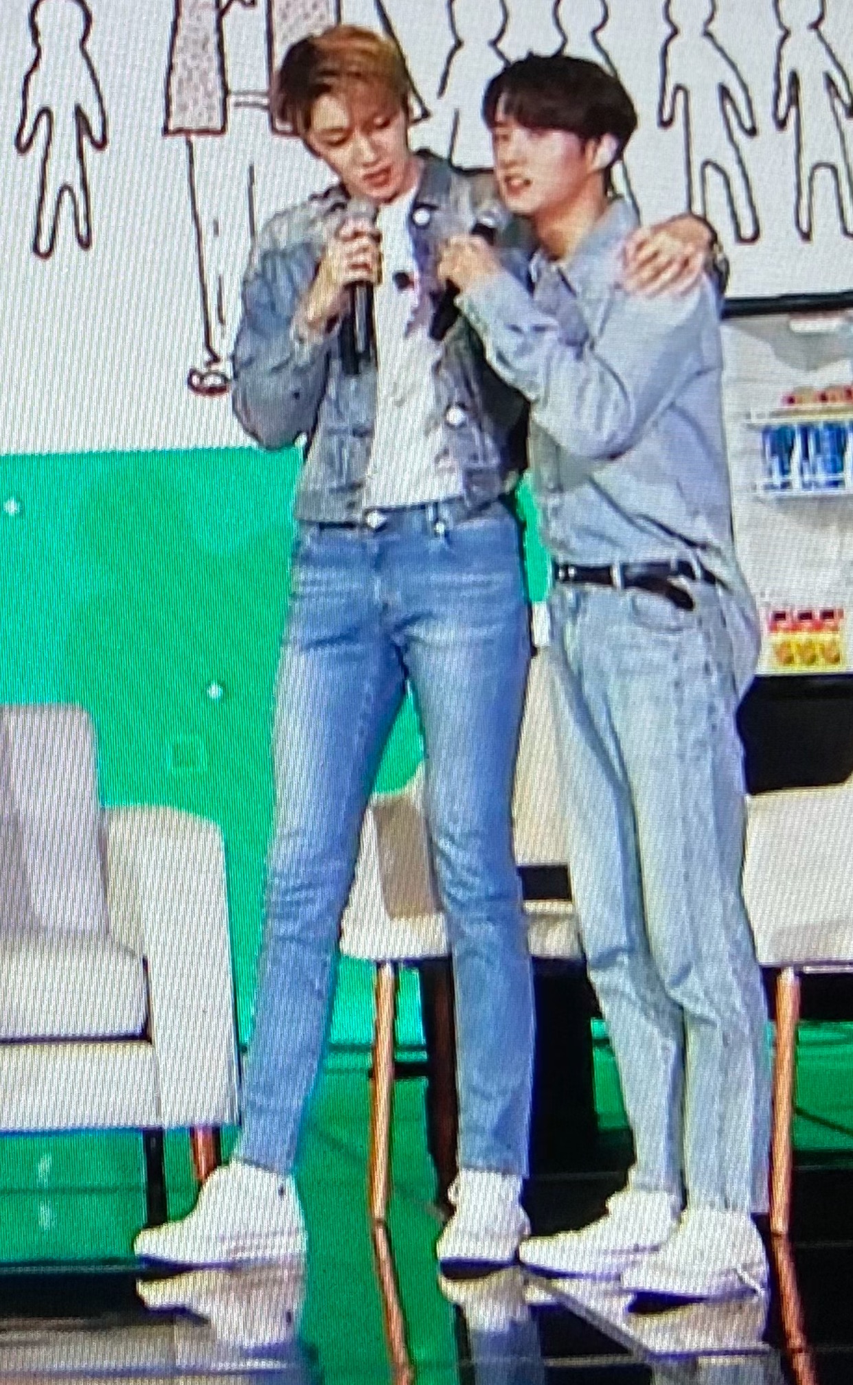 우리 막내 다리길이 아이돌 탑 파이브안에 들지 않을까 | 인스티즈