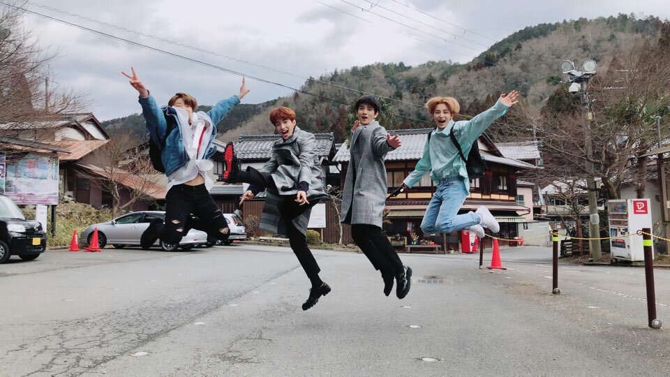 🐰하나☝🏻둘🏻셋🏻하면 야️하고 찍는거야 쩜프도찍자형아니아🥺함😔벙만••알겠어👌한번만 찍자🤳📷 | 인스티즈