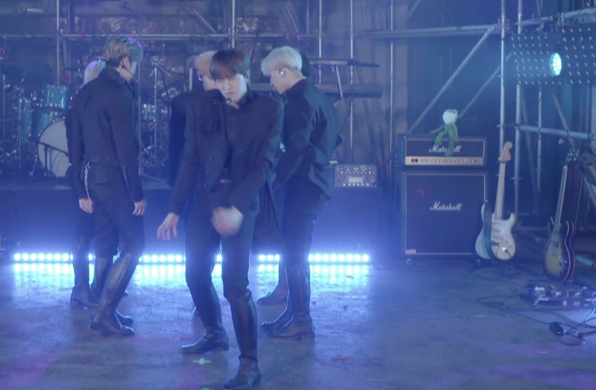 얘들아 페페 데뷔했다 | 인스티즈