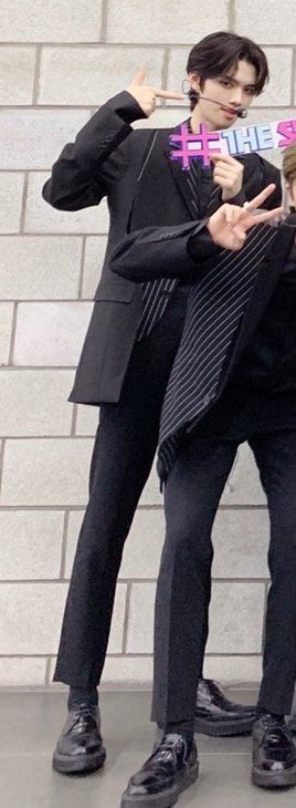 이 얼굴에...키는 185...나이는 19살... | 인스티즈