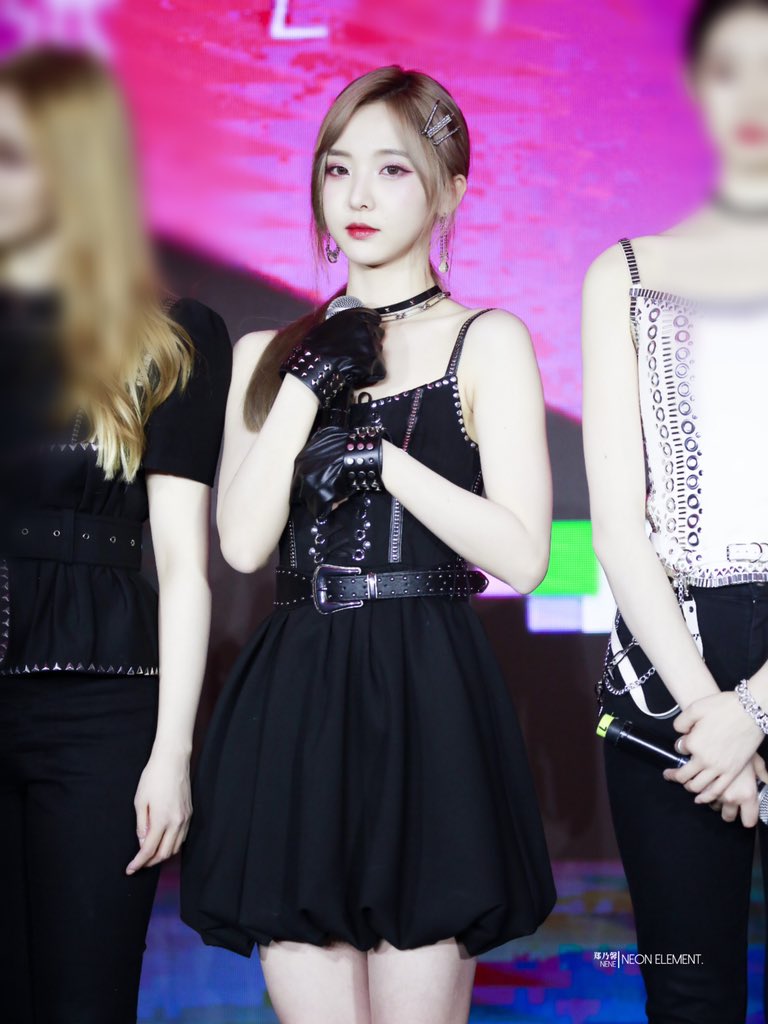 이사람 중돌인데 완전 덕몰상같지않아? | 인스티즈