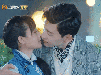 중드 내배우 키스신 볼래? | 인스티즈