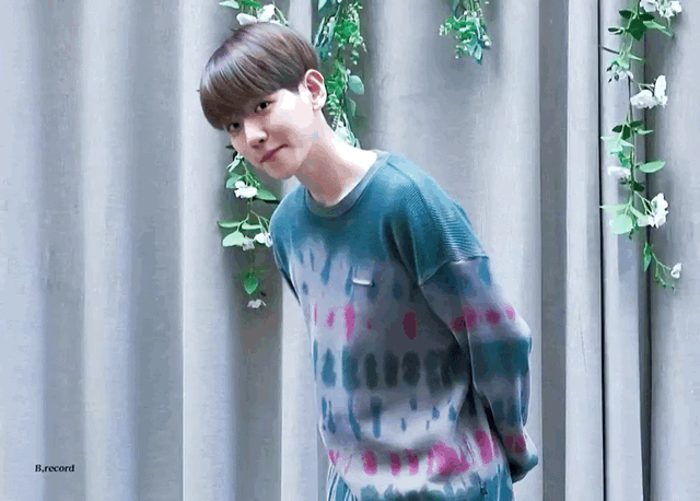 백현님 이 옷 정보 좀 주라ㅠㅠ | 인스티즈