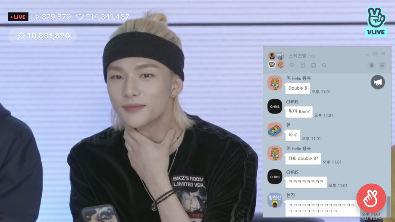 스키즈 브이앱 진짜 대박 신기해 ㅋㅋㅋㅋㅋㅋㅋ 화면 옆에 카톡창 띄움 | 인스티즈