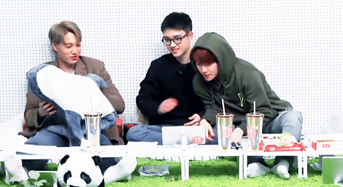 카이 백현 사이에 디오 이거 딱 슈퍼엠 영상 보던 오늘 나야 | 인스티즈