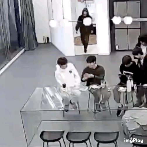 ㄱ 어색하길래 어 좀 재밌겠는데 하고 잡은 씨피가 | 인스티즈