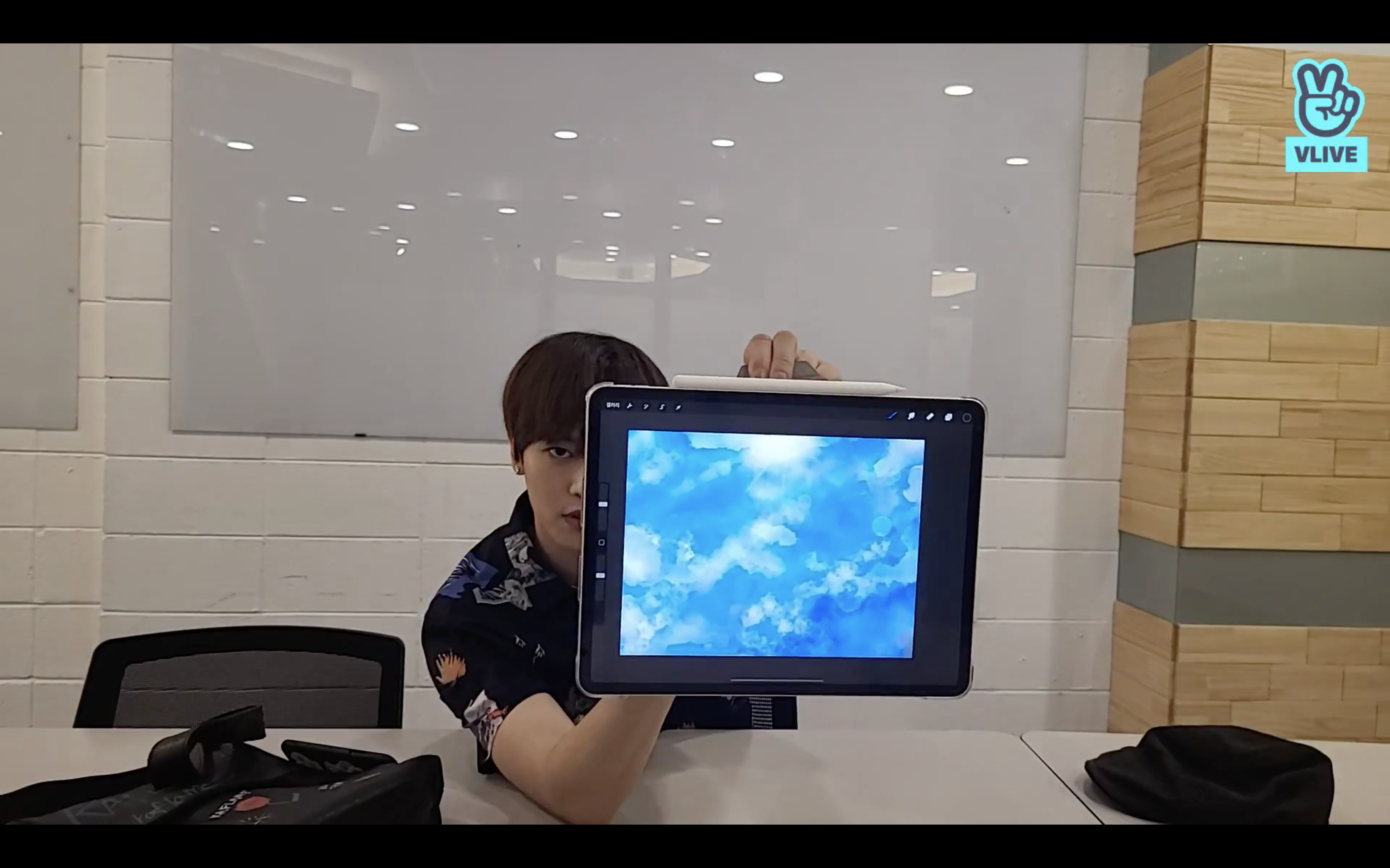 아 역시 국문학과 경영학과 cc 사이에서 태어난 예술적감각의 천재 쪼냥 김영조 | 인스티즈