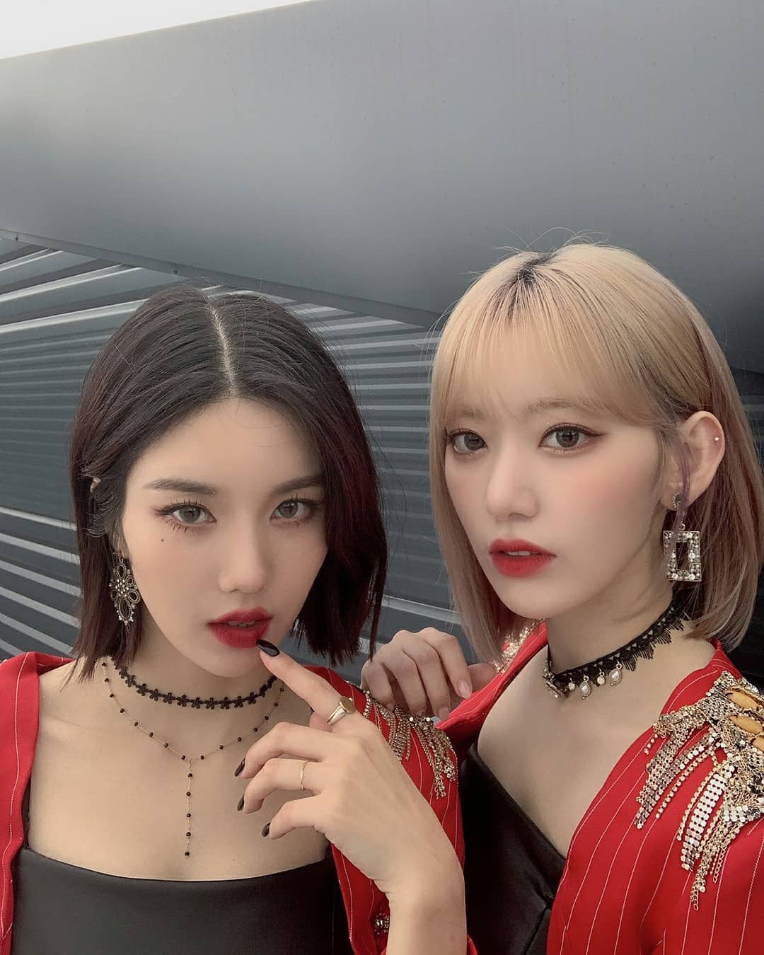 아이즈원의 이목꾸비를 담당하고 있는 언니 둘 | 인스티즈