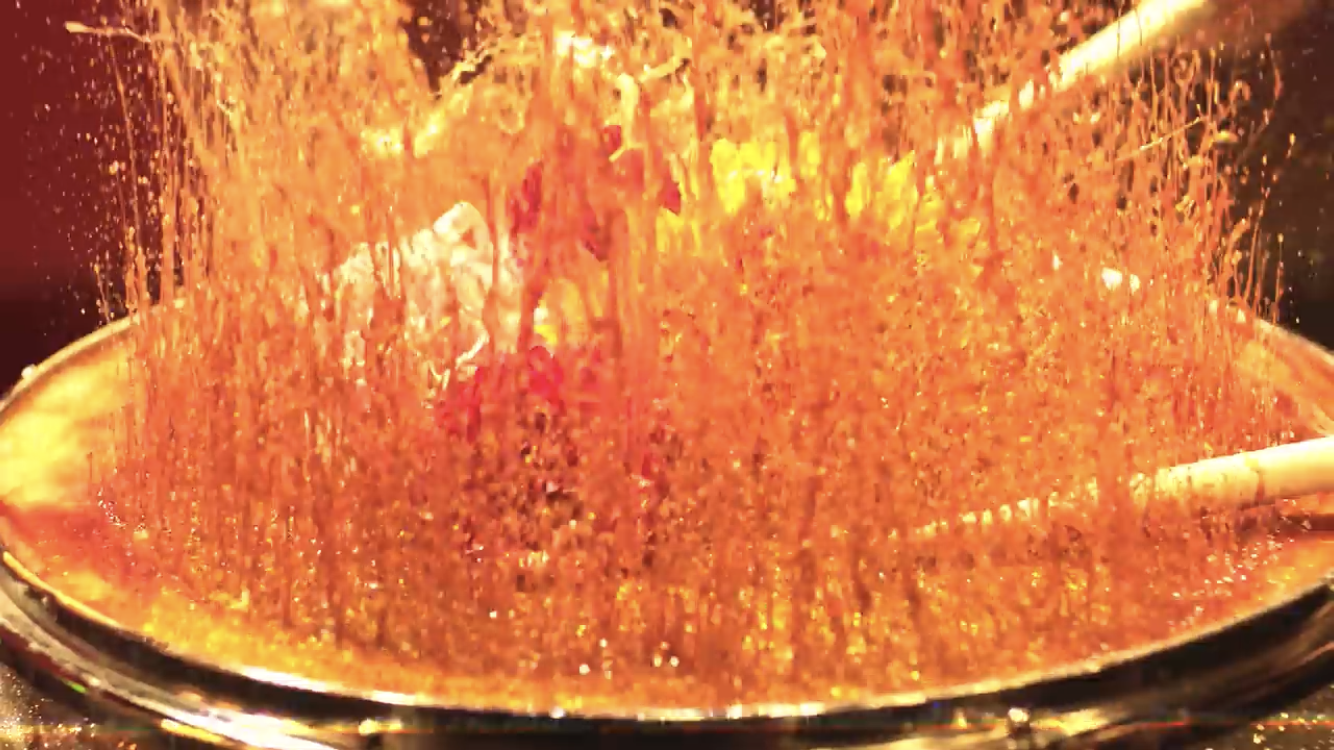 애들 얼굴때문에 놓친건데 이것도 발리는 장면 중 하나 | 인스티즈