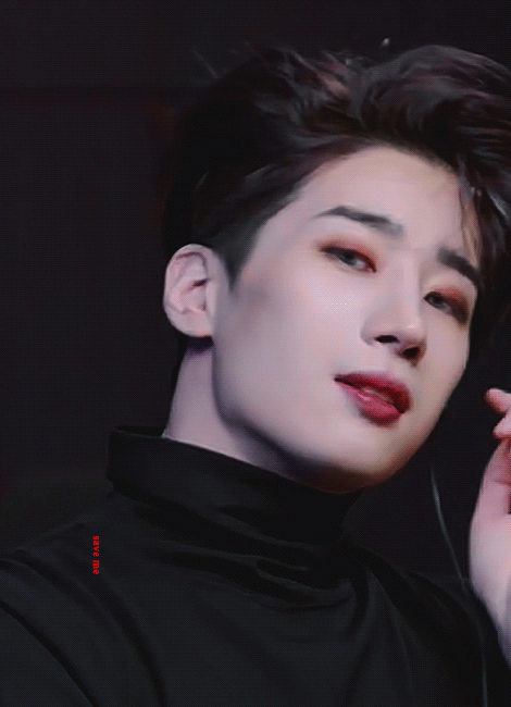 이쯤되면 한승우는 진짜 뱀파이어였던 게 아닐까...? | 인스티즈