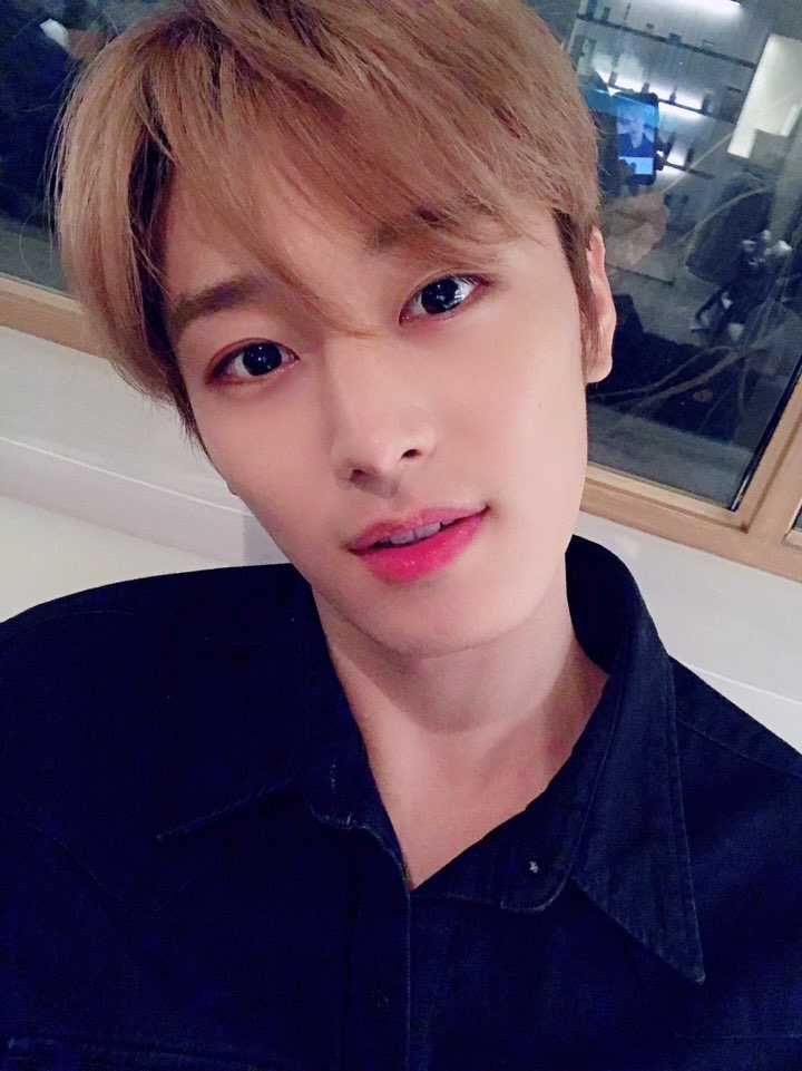 내가 조아하는 더보이즈 주연 현재 큐 셀카 | 인스티즈