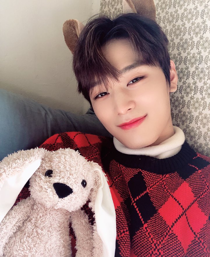 내가 조아하는 더보이즈 주연 현재 큐 셀카 | 인스티즈