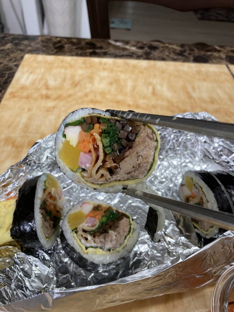 우리동네 김밥집보다 속 많이 주는곳 있어? - 인스티즈(instiz) 익명잡담 우리동네 김밥집보다 속 많이 주는곳 있어?