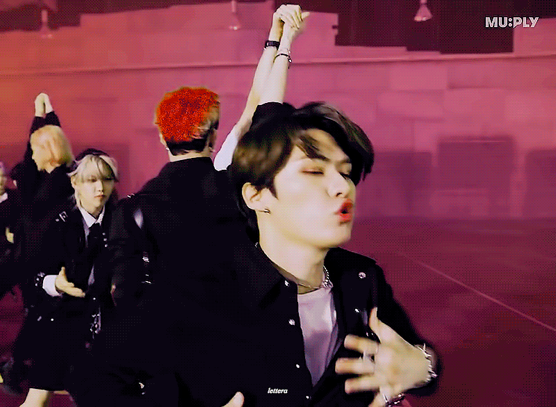 나 스키즈 기다리는 착장 두개나 있음 믿어요 박정아 실장님 | 인스티즈