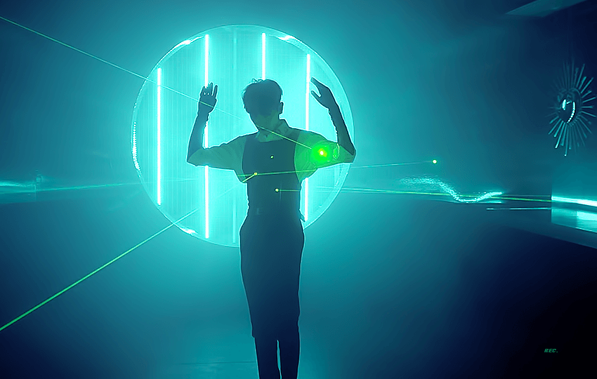 결국 창고로 가버린 더보이즈 현재 의상 | 인스티즈